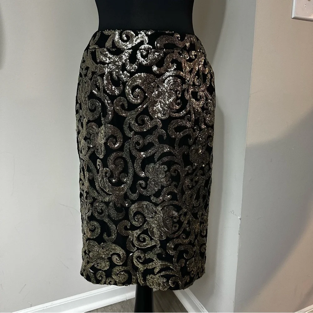 Forever21 Contemporary Black w/Gold Sequins Skirt in Size Large - Picture 1 of 6